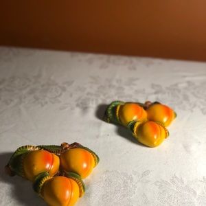 Vintage peaches wall hanging